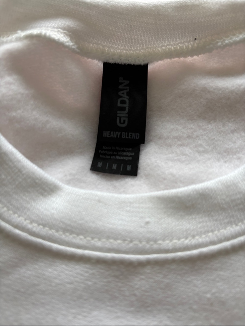 Disney NWOT  White Sweatshirt with Mickey and Minnie Hearts-Firm price - Picture 5 of 5